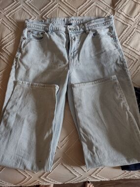 Light Blue Women's Jeans - Classic Straight Fit